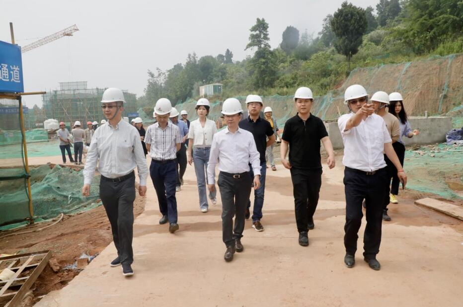 旅投集團(tuán)“做大影響力”專責(zé)工作組調(diào)研聚峰谷項(xiàng)目