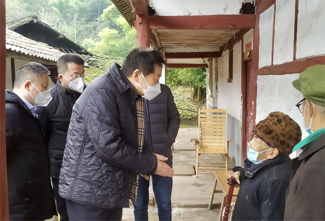 四川省旅投集團(tuán)黨委書記、董事長任丁率隊(duì)赴嘉陵區(qū)開展幫扶工作