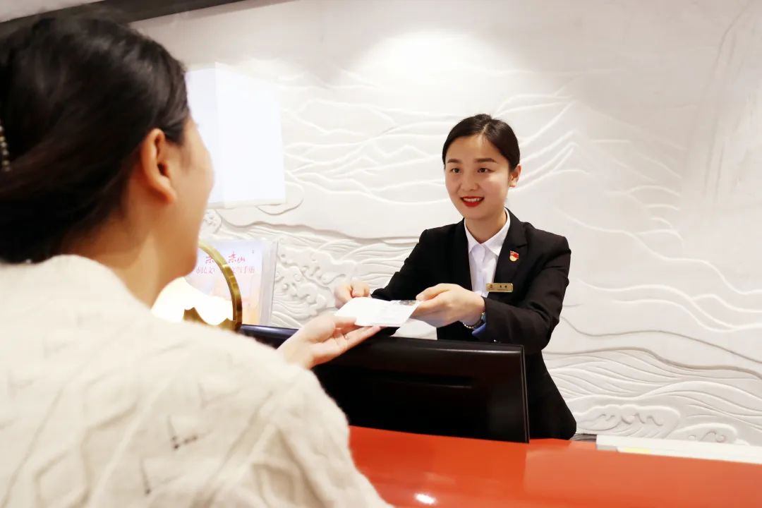 安逸酒店集團(tuán):學(xué)思想強(qiáng)覺性以主題教育促高質(zhì)量發(fā)展