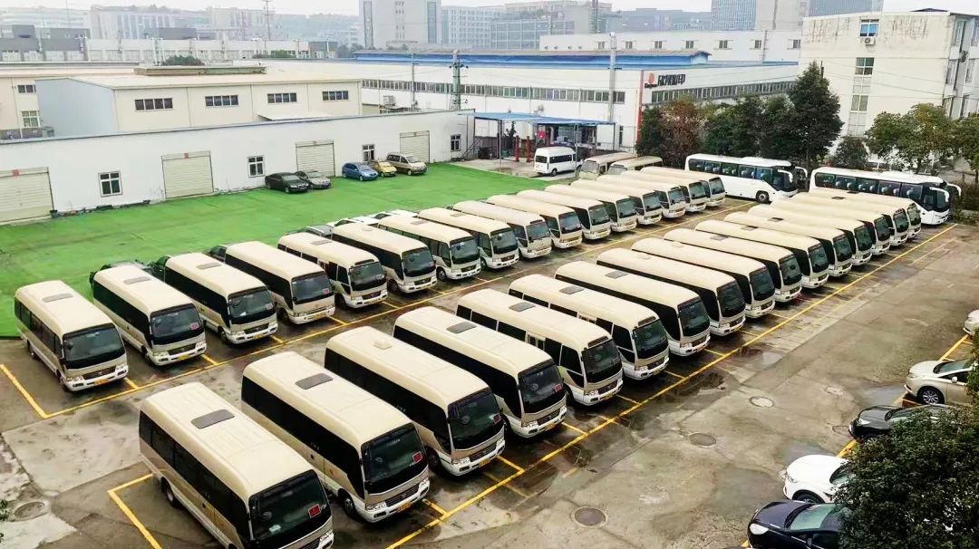 省旅投集團(tuán)禮賓車隊(duì)每天“體檢” 全力保障大運(yùn)會(huì)用車安全