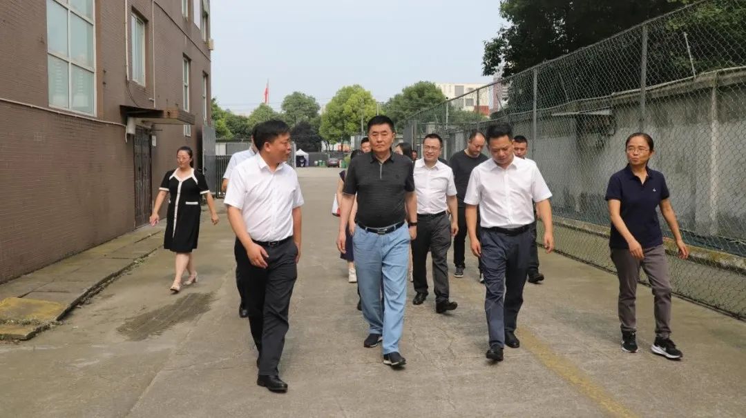 省旅投集團(tuán)領(lǐng)導(dǎo)帶隊(duì)調(diào)研錦弘集團(tuán)文印中心保密命題閱卷印制基地