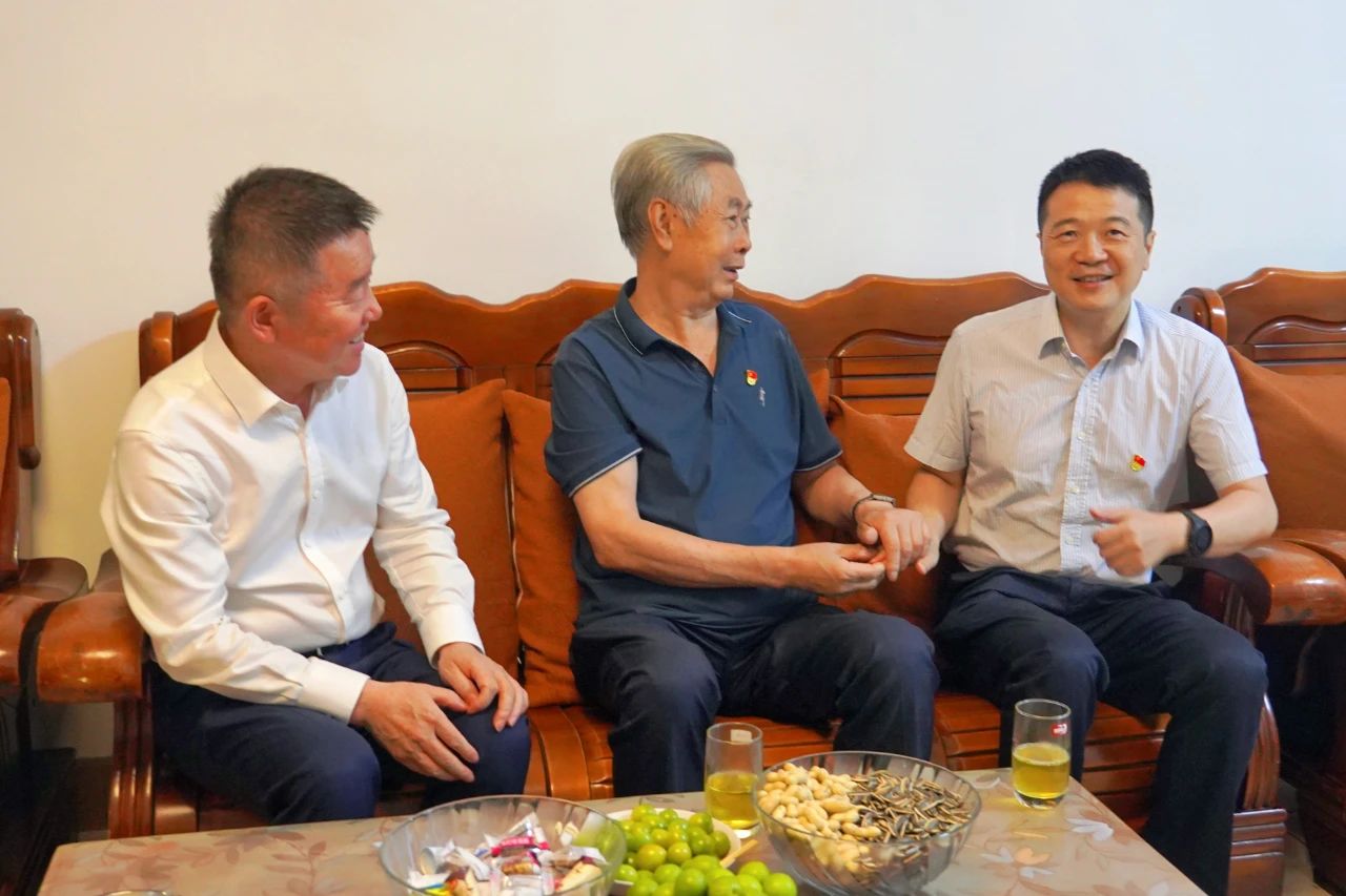 省旅投集團(tuán)黨委書記、董事長(zhǎng)游勇開展“七一”走訪