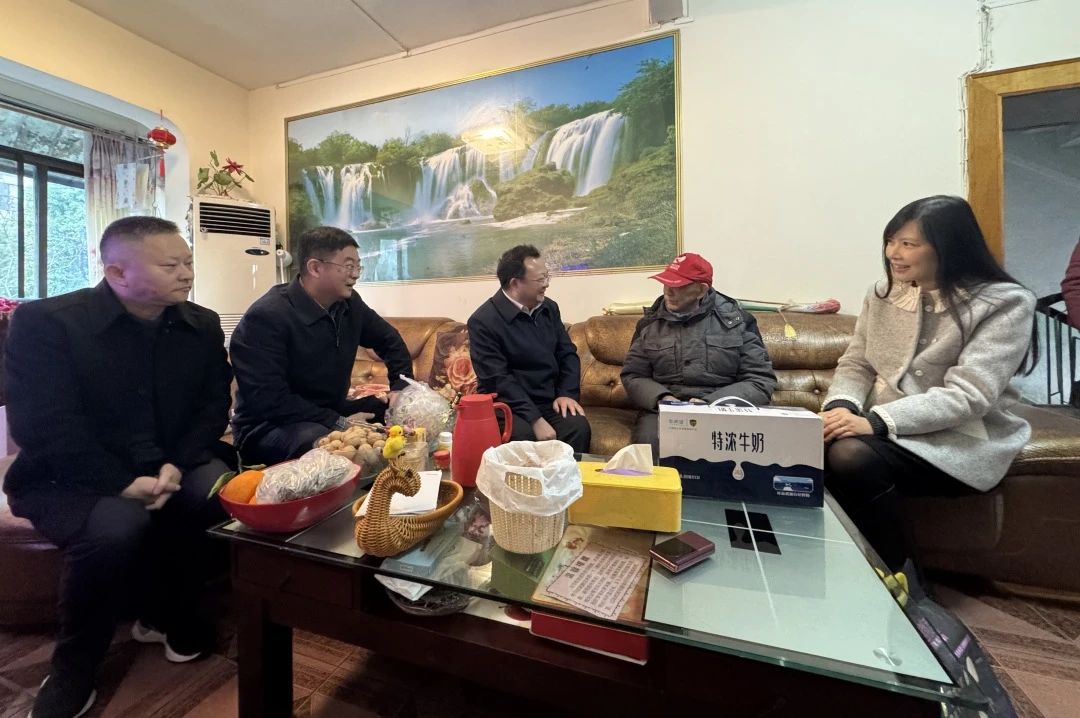 省國資委黨委委員、副主任何政走訪慰問省旅投集團(tuán)老黨員、老干部